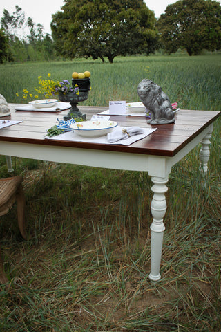 Grand Conservatory table