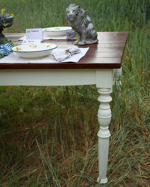 Grand Conservatory table