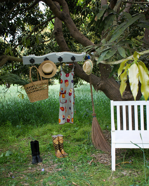Venetian flourish inspired hook hanger