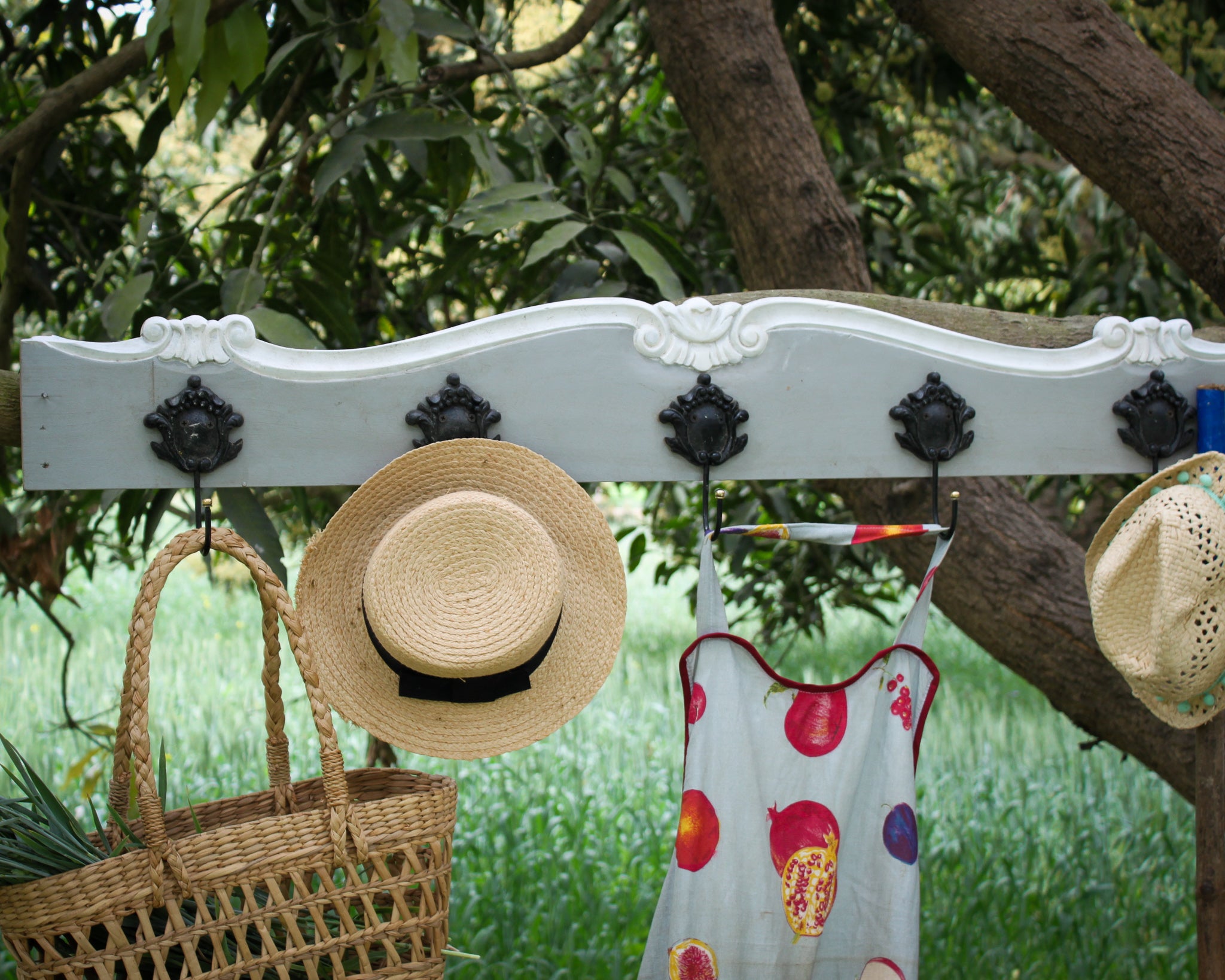 Venetian flourish inspired hook hanger