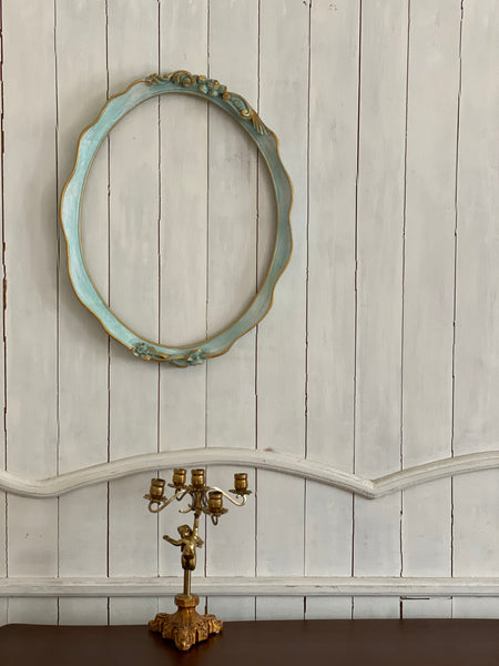 Oval teal frames