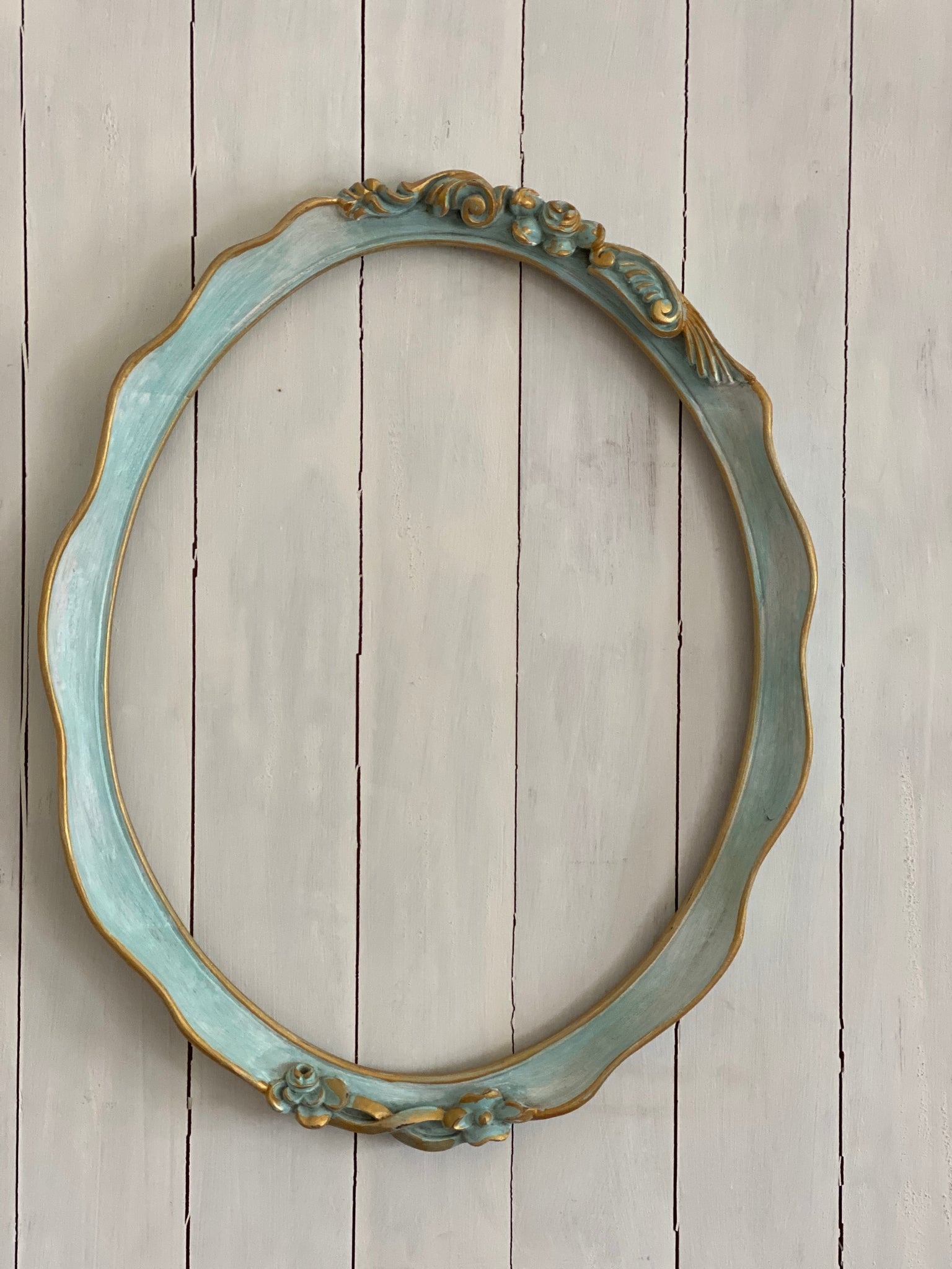 Oval teal frames