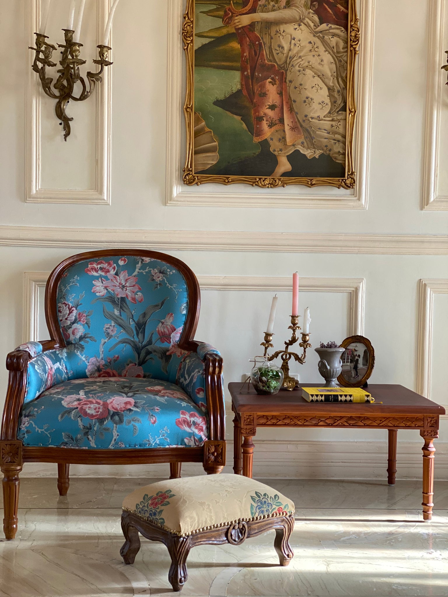 Surreal Louis XVI centre table with delicate features