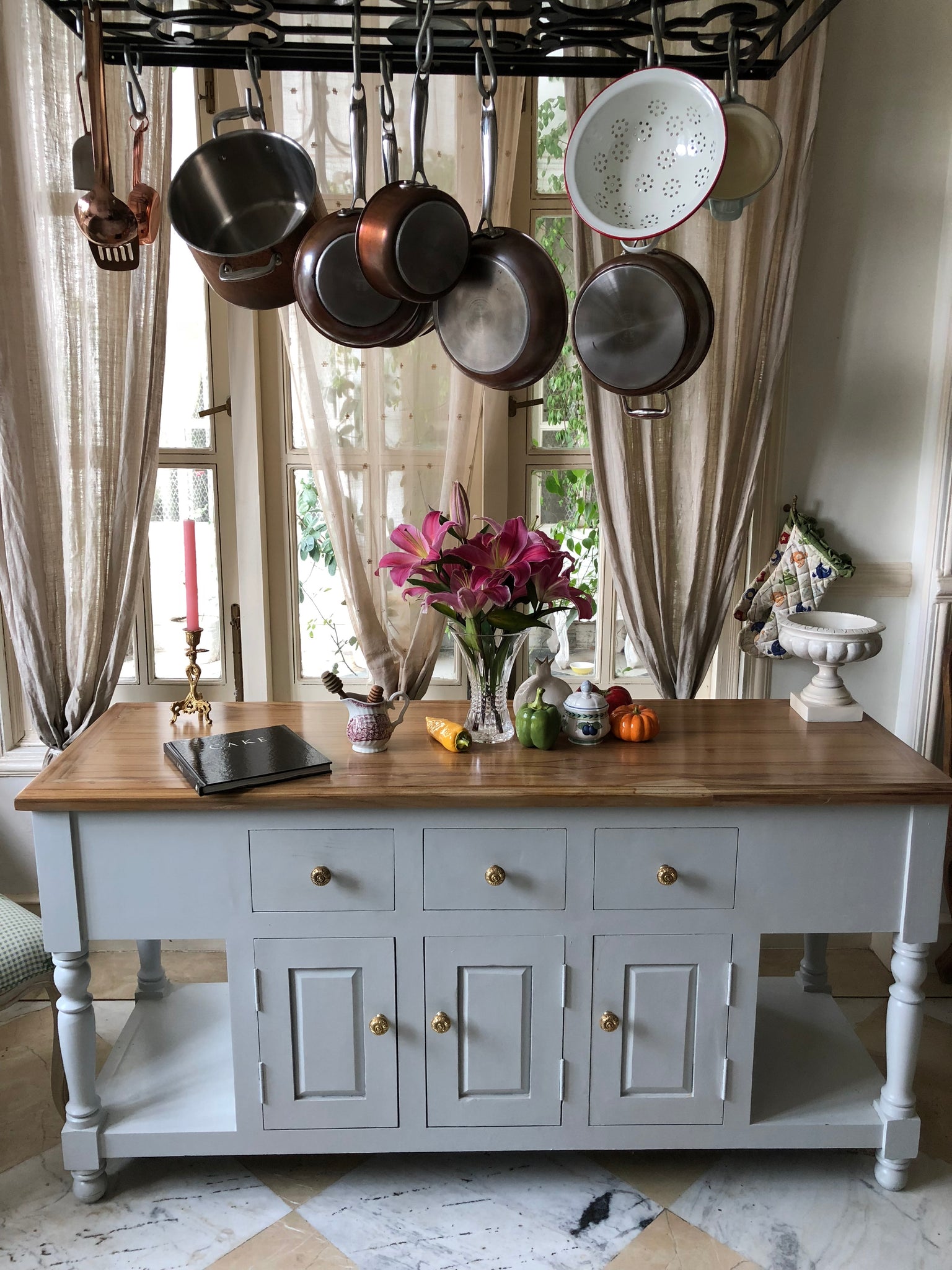 Bespoke kitchen island / separator console