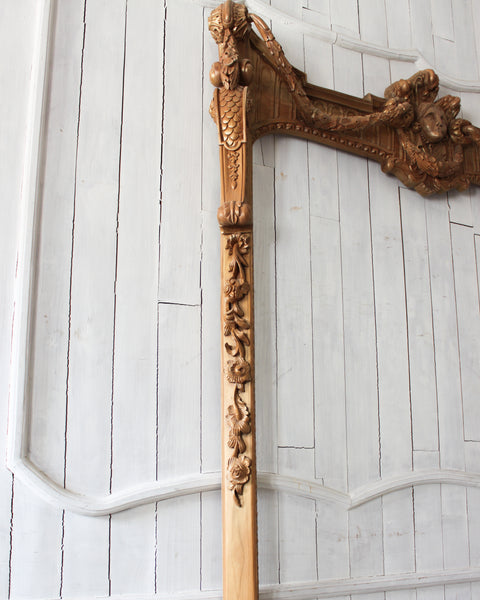 Exquisite Third Empire Frame with Hera motifs