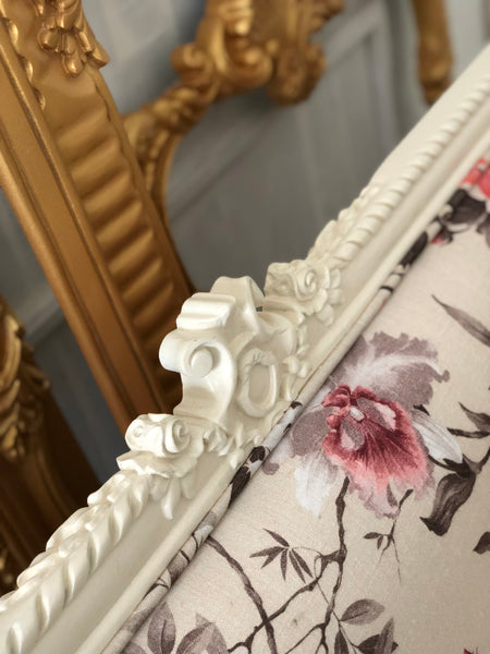 Elegant Louis XVI settee