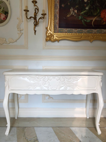 Writing desk inspired by elegant Louis XV features