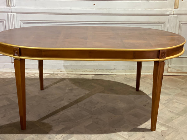 Louis XVI Dining table in classic walnut with parquet top