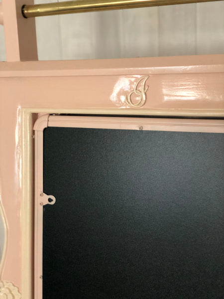 Easel for the little hearts
