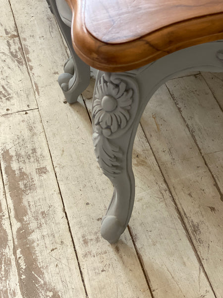 Centre table with delicate rocaille, Louis XV style