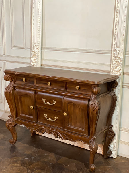 Fabled commode of Louis XV features
