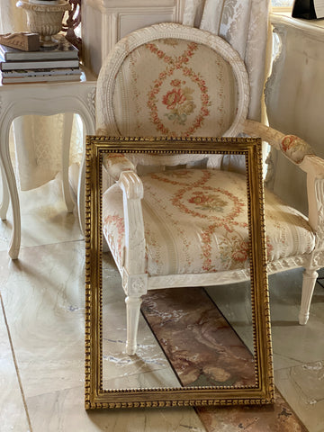 Frame with neoclassical mouldings
