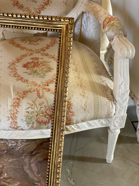 Frame with neoclassical mouldings