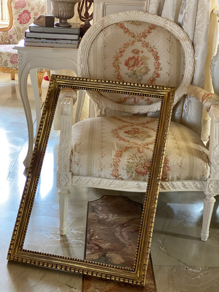 Frame with neoclassical mouldings