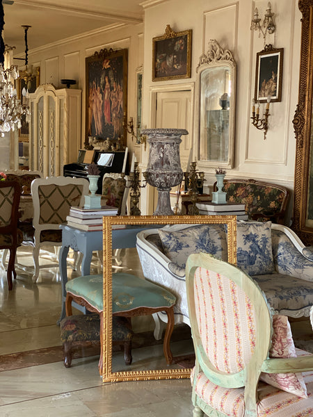 Neoclassic frame with architectural moulding