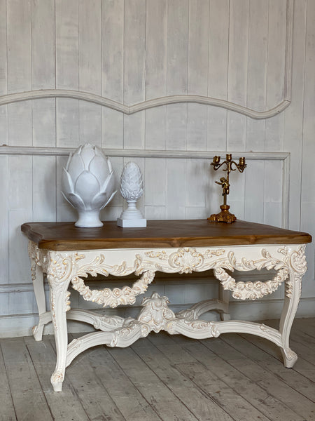 Centre table of Louis XV grandeur with wreath of roses