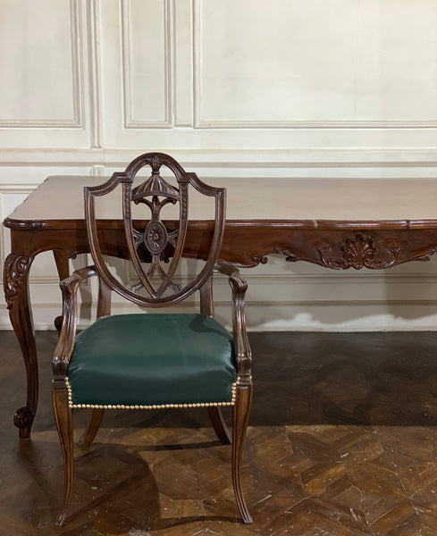 Dining table of Louis XV era with beautiful sensibilities