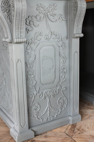 Customised bar inspired by Medusa