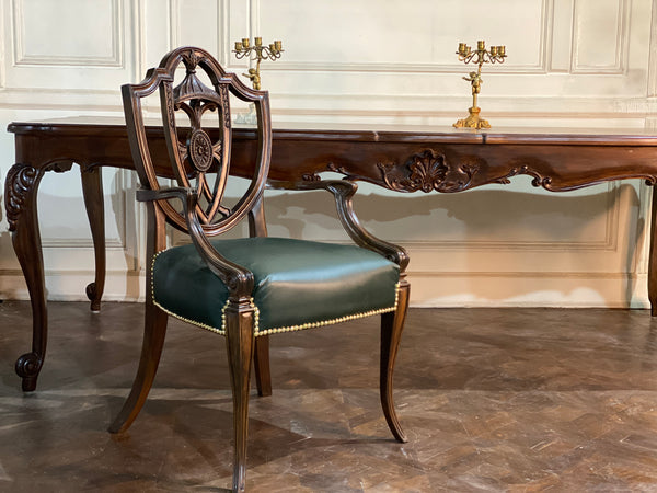 Dining table of Louis XV era with beautiful sensibilities
