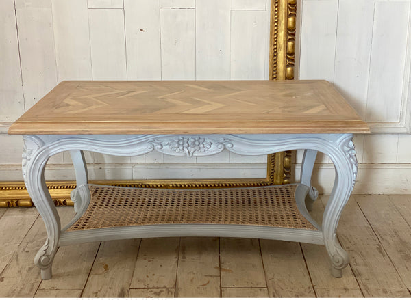 Petite Louis XV table with wicker shelf