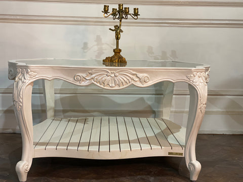 Scalloped silhouette Louis XV centre table