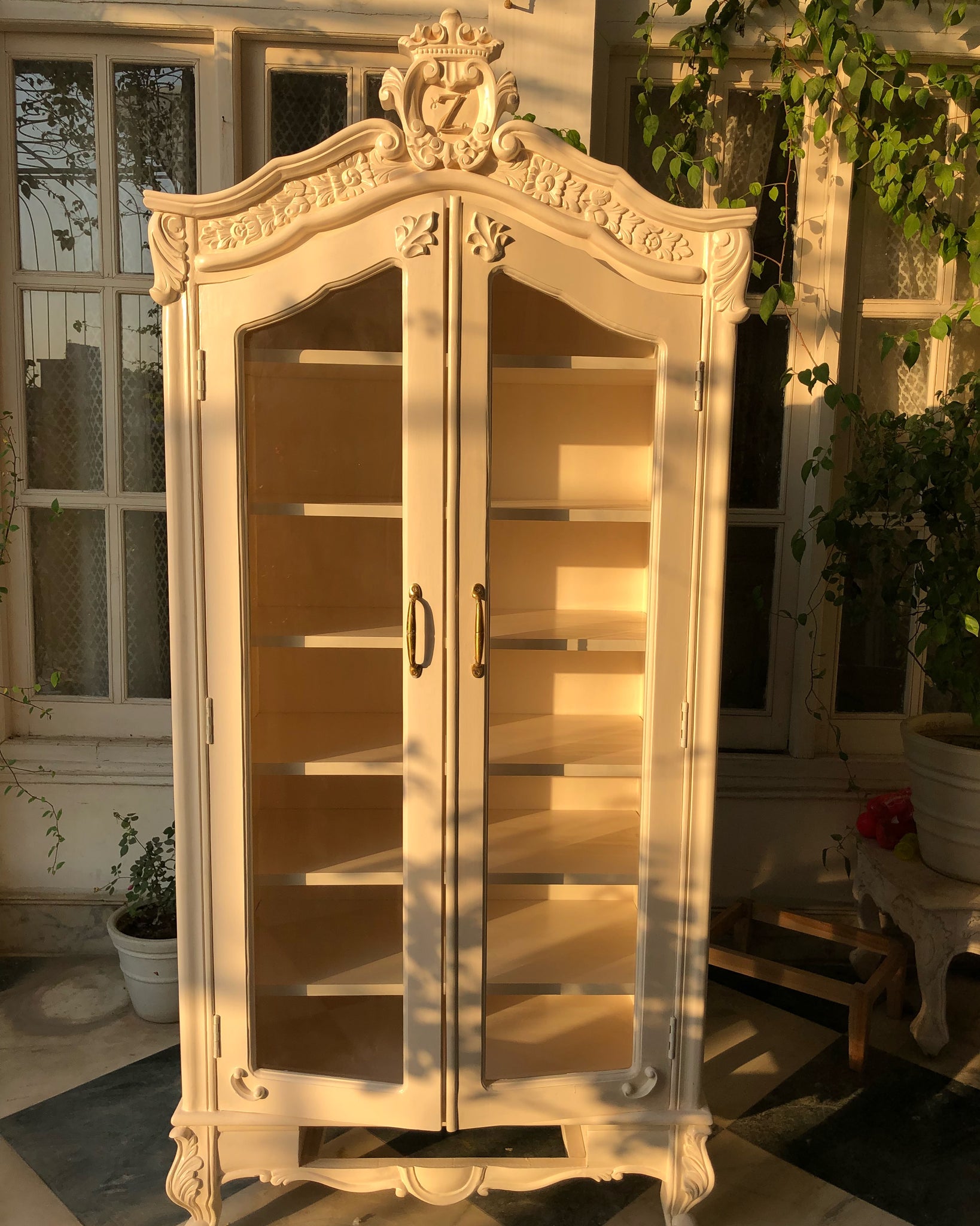Armoire with a crown