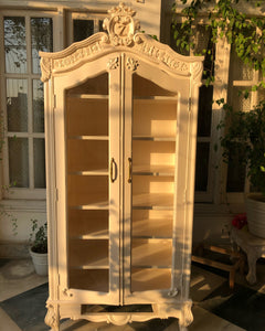 Armoire with a crown