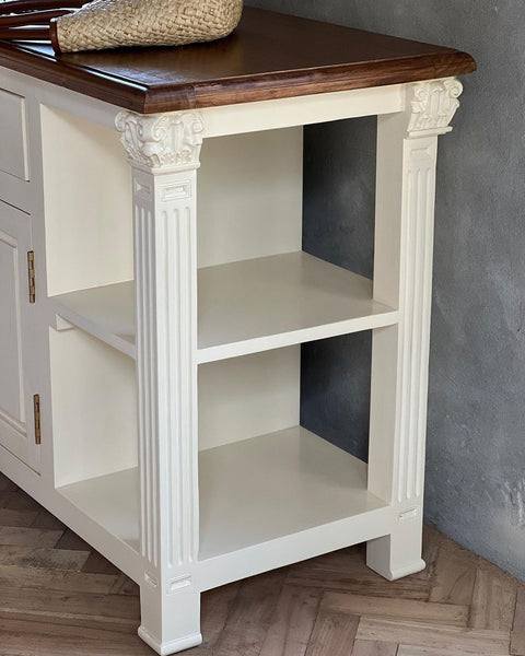 Kitchen Island with Corinthian pilasters