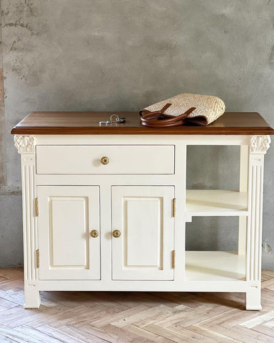 Kitchen Island with Corinthian pilasters