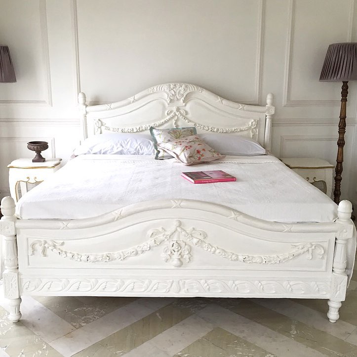 Louis XVI bed with exuberant motifs