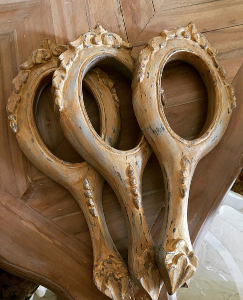 Frames inspired by fables