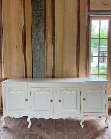 Louis XV credenza of rococo motifs