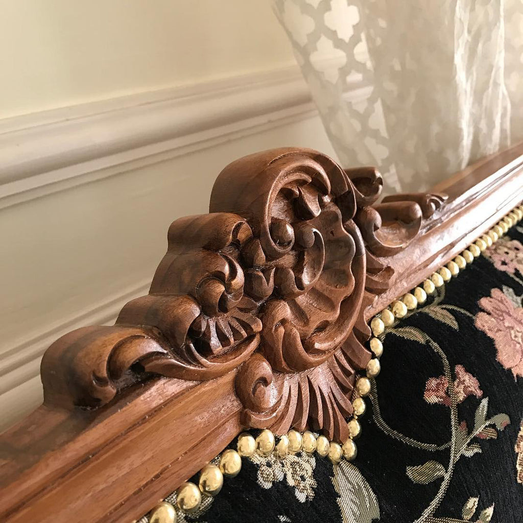 Rococ Simple Rococo headboard of simple elegance – Parrot & Lily Pvt Ltd
