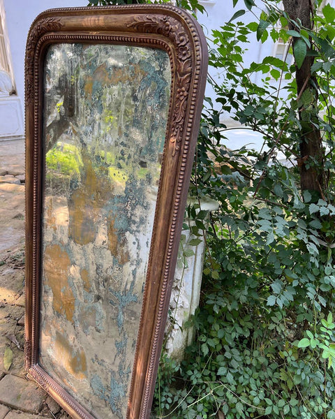 Antique style transitional frame