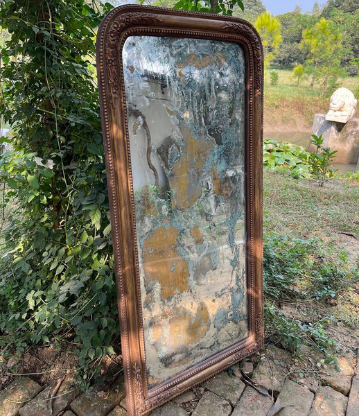 Antique style transitional frame