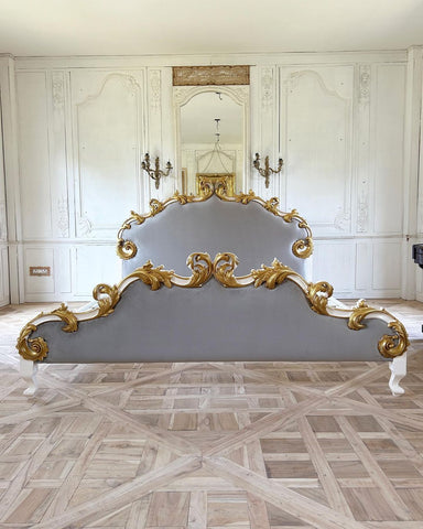 The upholstered Baroque bed