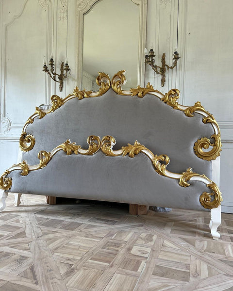 The upholstered Baroque bed