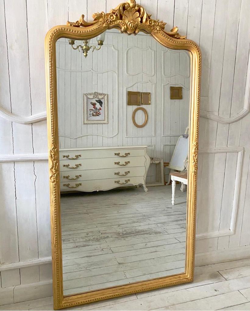 Louis Philippe style transitional frame