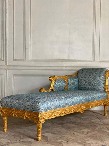 Chaise longue with stunning neoclassical details