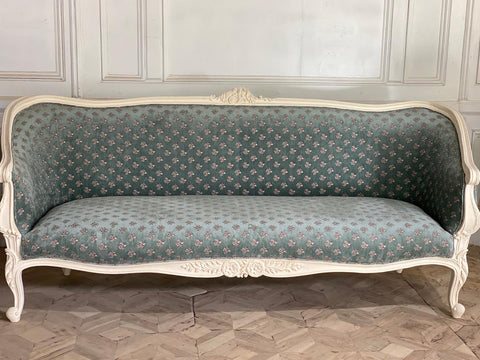 Louis XV sofa in bergère proportions