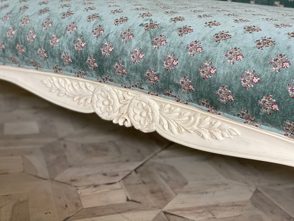 Louis XV sofa in bergère proportions