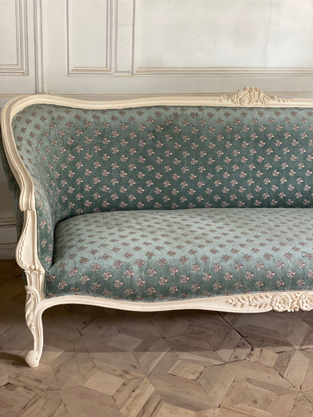 Louis XV sofa in bergère proportions