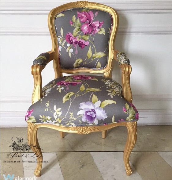 Chair iconised by Louis XV, classic rendition