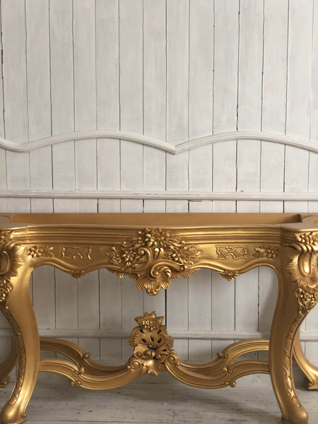 Console of brilliance inspired by Italian rococo